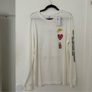 Nike Men’s White Long-Sleeve Graphic Tee